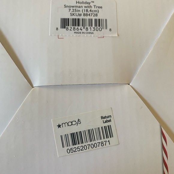 LENOX Snowman, new in Box, 7.25 in, porcelain with gold accent - Picture 3 of 3